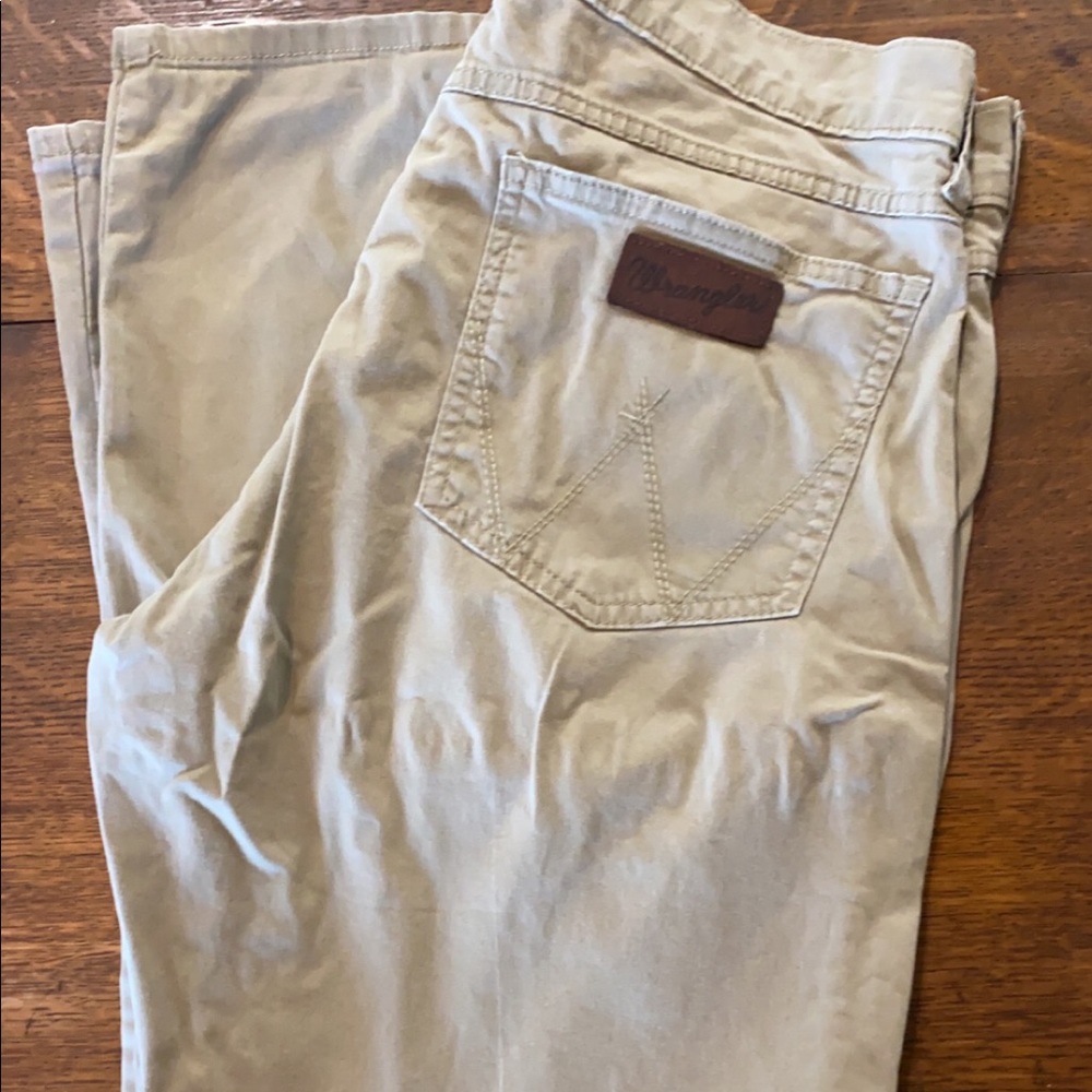 Wrangler khakis slim straight 32x36